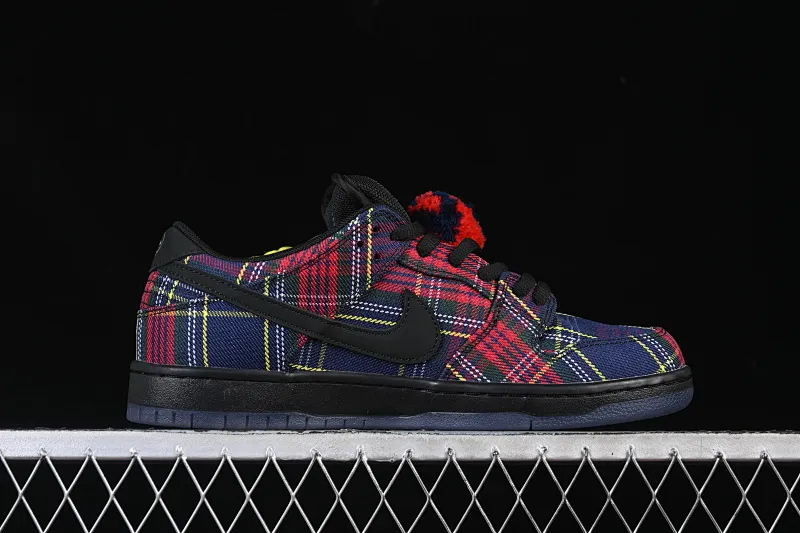 All categories Nk SB Dunk series Nk SB Dunk Low low-top sneakers Nike SB Dunk Low "Nardwuar" joint model Scottish plaid low-top casual skateboard shoes II1493-600